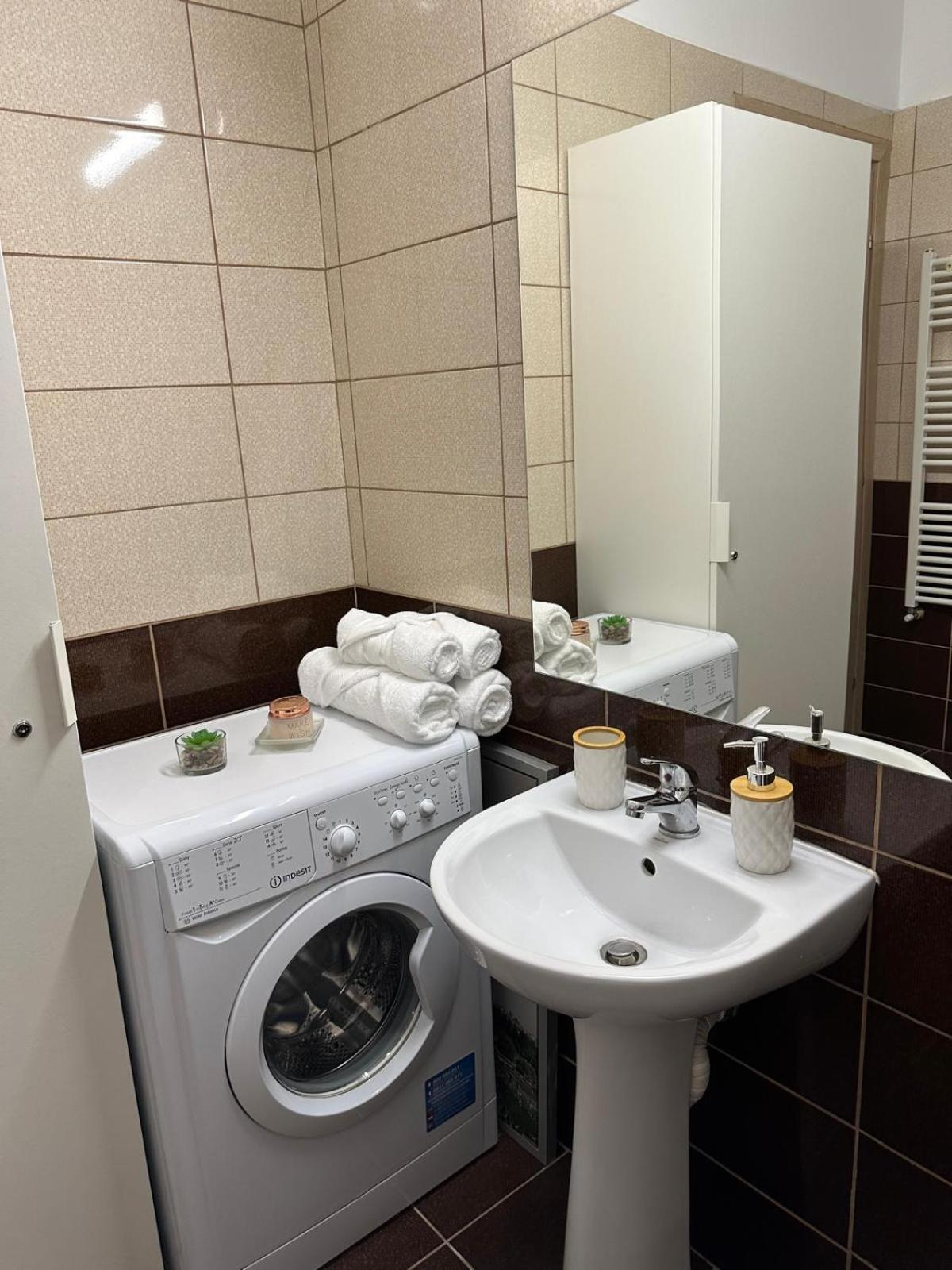 Studio Deluxe Uniri Bucureşti Eksteriør bilde