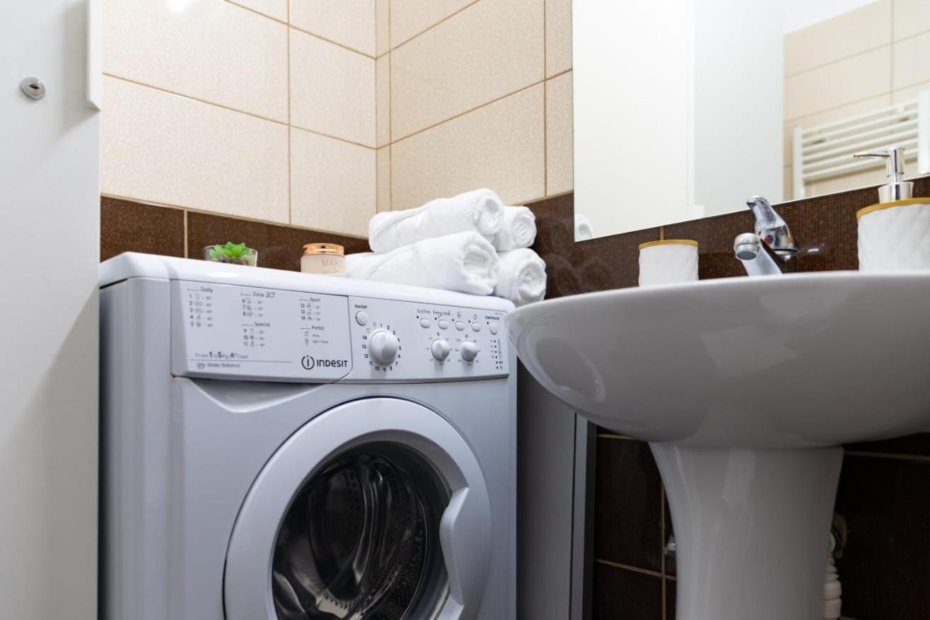 Studio Deluxe Uniri Bucureşti Eksteriør bilde